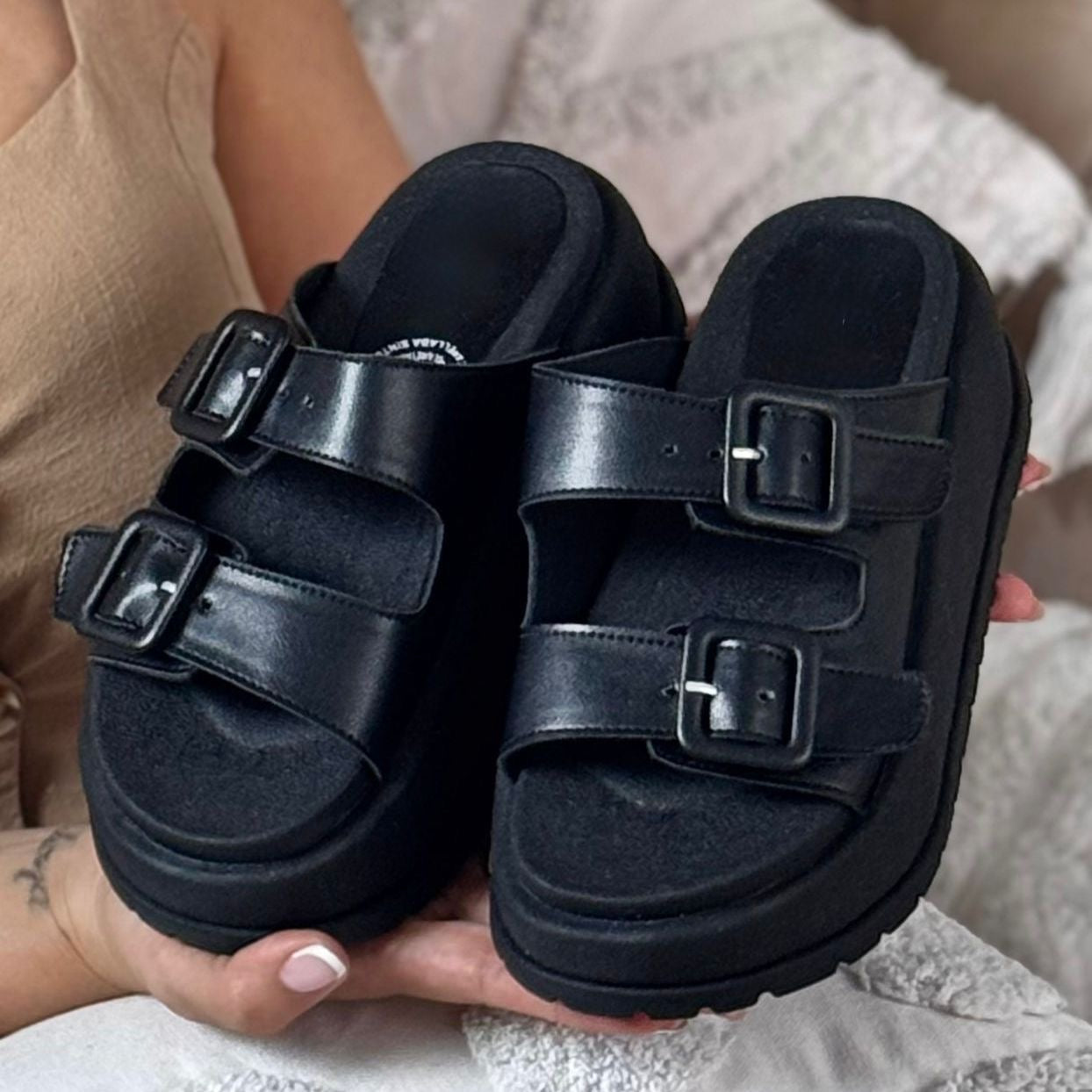 SANDALIAS MIA